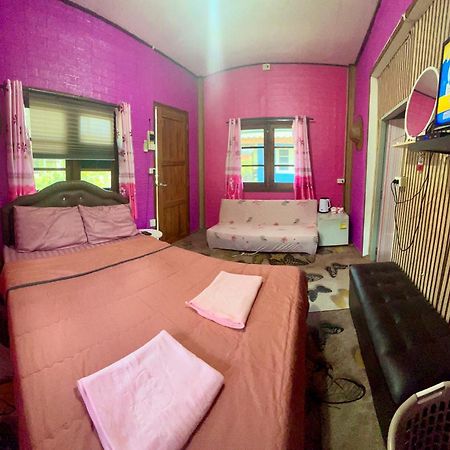 Hotel Lee Red House à Ban Lak Uan Extérieur photo