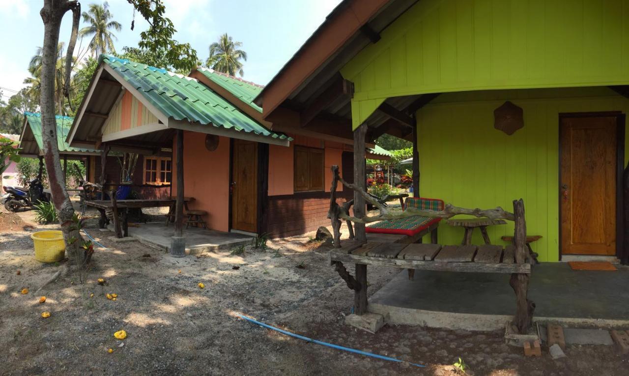 Hotel Lee Red House à Ban Lak Uan Extérieur photo